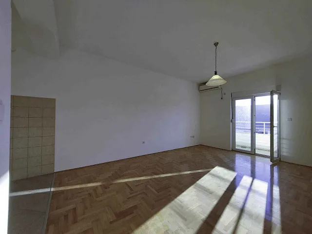 Wohnung im Komplex mit Pool für Herceg Novi